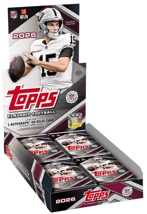 2026 Topps Flagship Football Hobby Box – geöffnetes Display mit hohem Deckel, Footballspieler und Packs