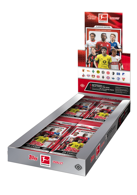 2026/27 Topps Flagship Bundesliga Hobby Jumbo Box – geöffnetes rot-weisses Display mit Fussballspielern und Packs