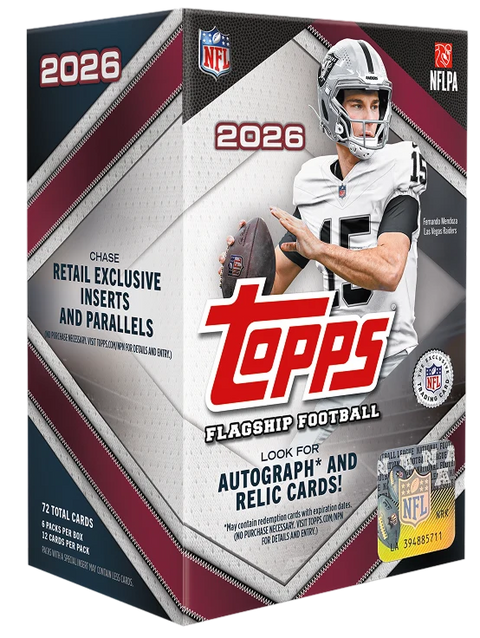 2026 Topps Flagship Football Value Box – hochformatige Verpackung mit Footballspieler und Retail-Exclusive-Aufdruck